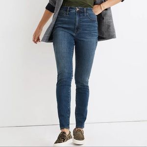 Madewell Curvy Roadtripper Jeans in Playford Wash
